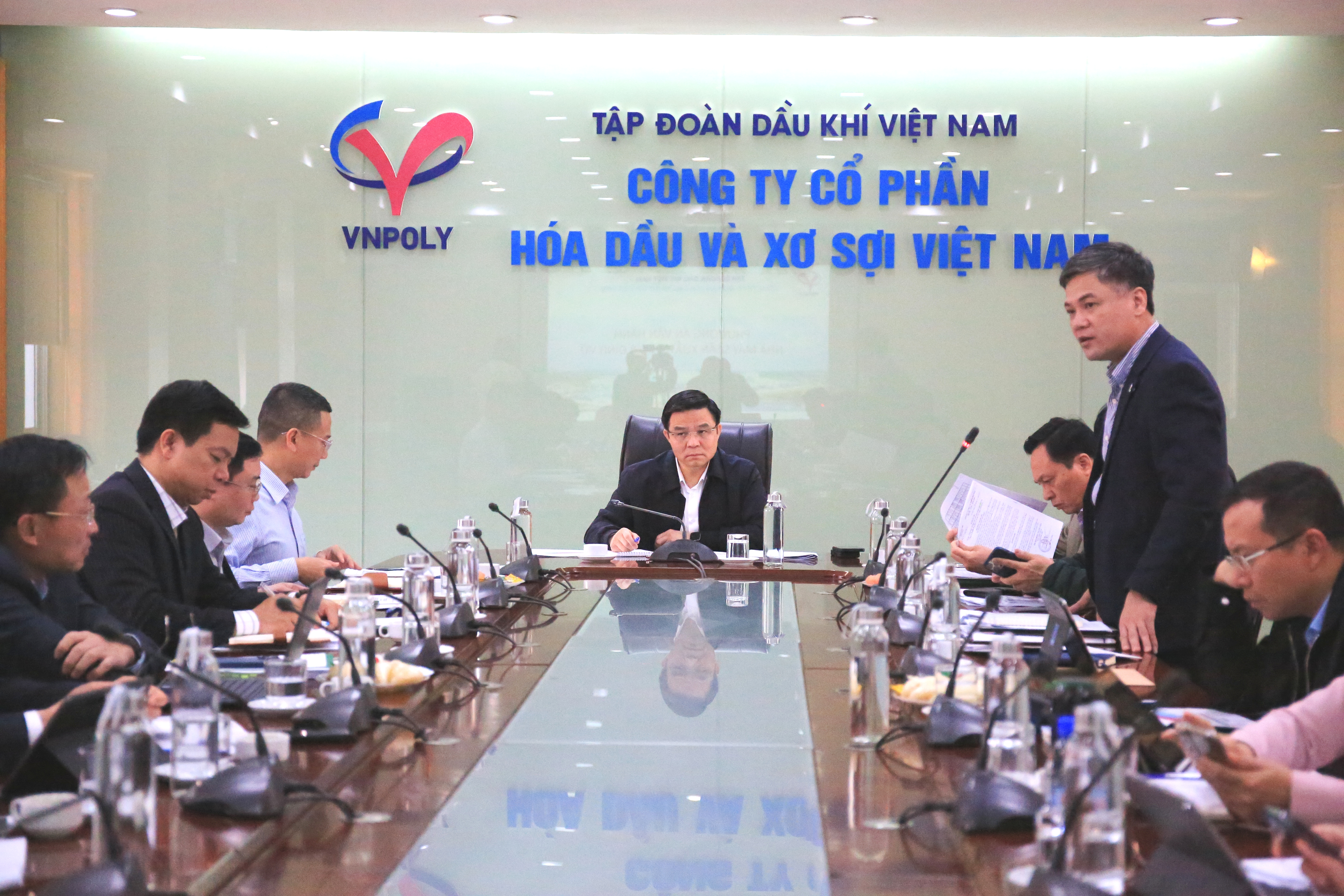 Chủ tịch HĐTV, Tổng Giám đốc Petrovietnam Lê Mạnh Hùng: Tập trung nguồn lực phục hồi sản xuất Nhà máy Xơ sợi Việt Nam