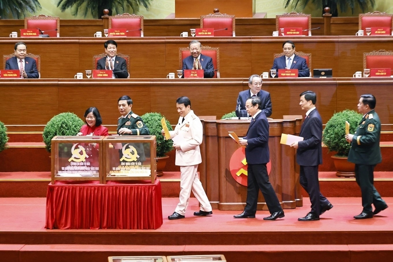 Ban Chấp hành Trung ương khóa XIV bầu Tổng Bí thư