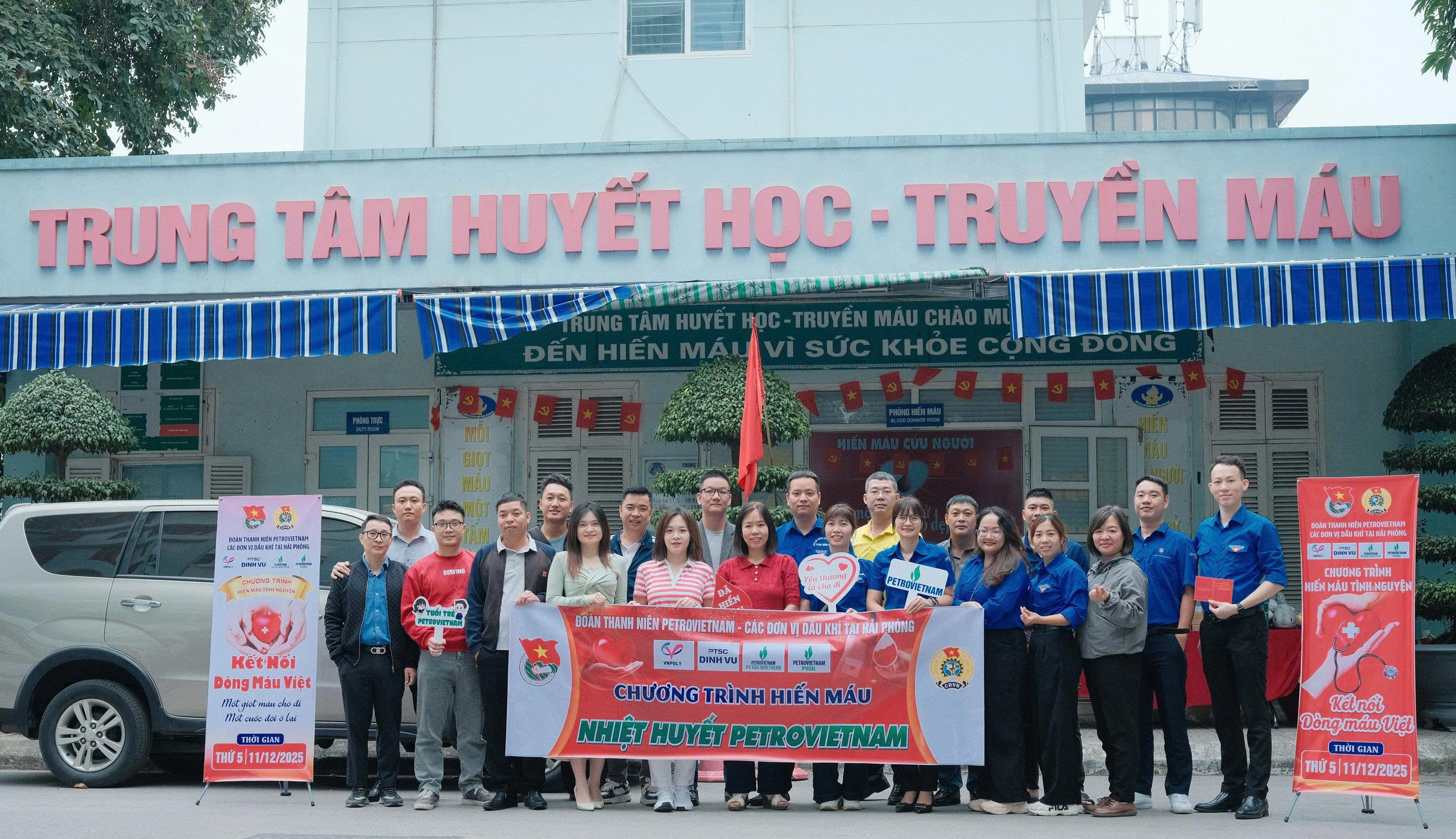 Đoàn thanh niên VNPOLY hiến máu nhân đạo với chủ đề “Một giọt máu cho đi – Một cuộc đời ở lại”